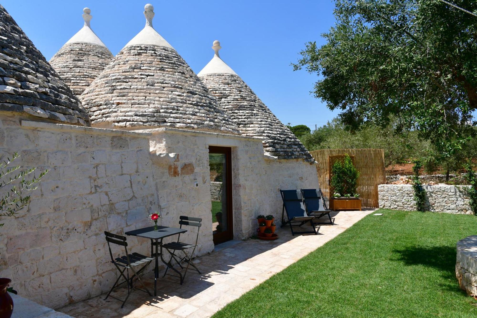 Lamarossa Trulli & Suites Antonelli Exterior photo